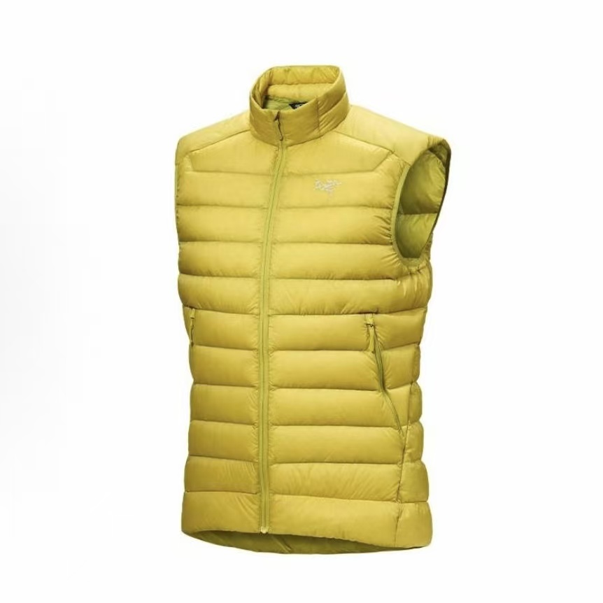 아크테릭스 로고 프린트 구스다운 베스트 옐로우