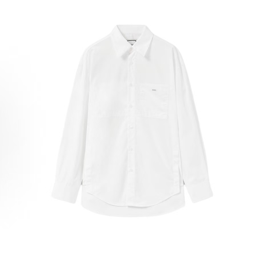 우영미 FW25 남성 화이트 코튼 백로고 긴팔 셔츠