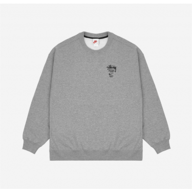 스투시 x 나이키 콜라보 레터링 자수 루즈핏 풀오버 크루넥 플리스 스웨트셔츠