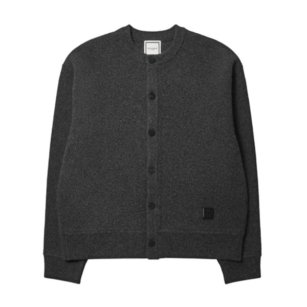 우영미 FW24 단추 포인트 솔리드 긴팔 니트 남성 그레이