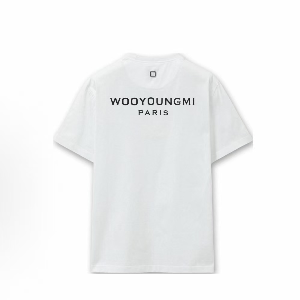 우영미 SS25 백 로고 프린트 크루넥 반팔 티셔츠 남성용 화이트