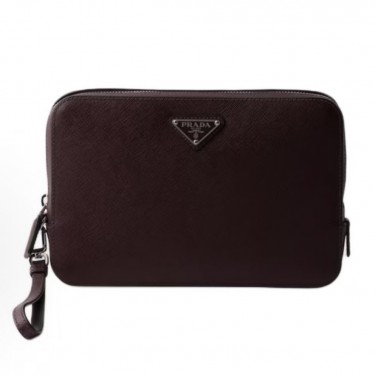 프라다 사피아노 에나멜 삼각 로고 카프스킨 클러치 2VF017 와인