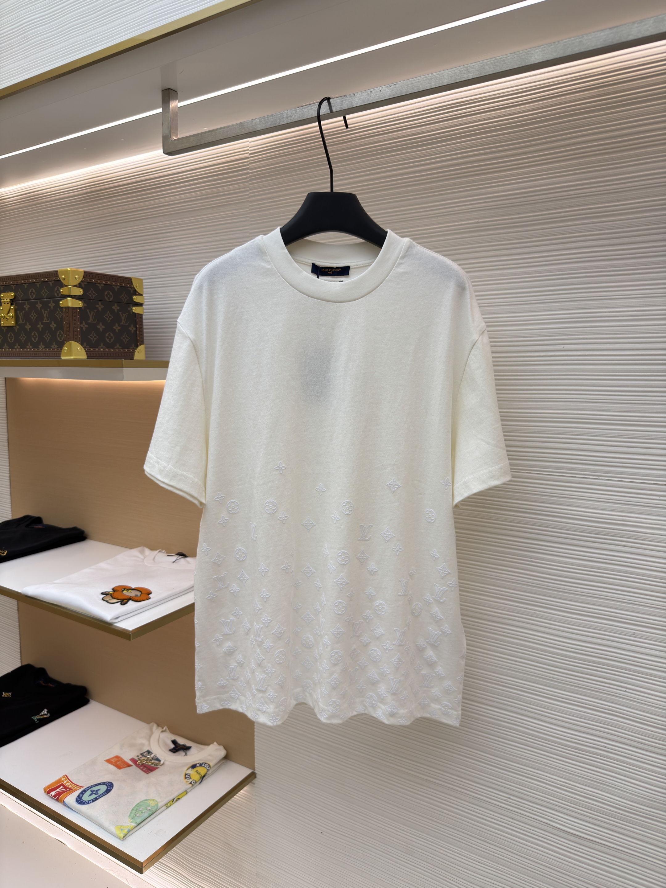 루이비통 올오버 자수 니트 반팔 티셔츠 (X공장)