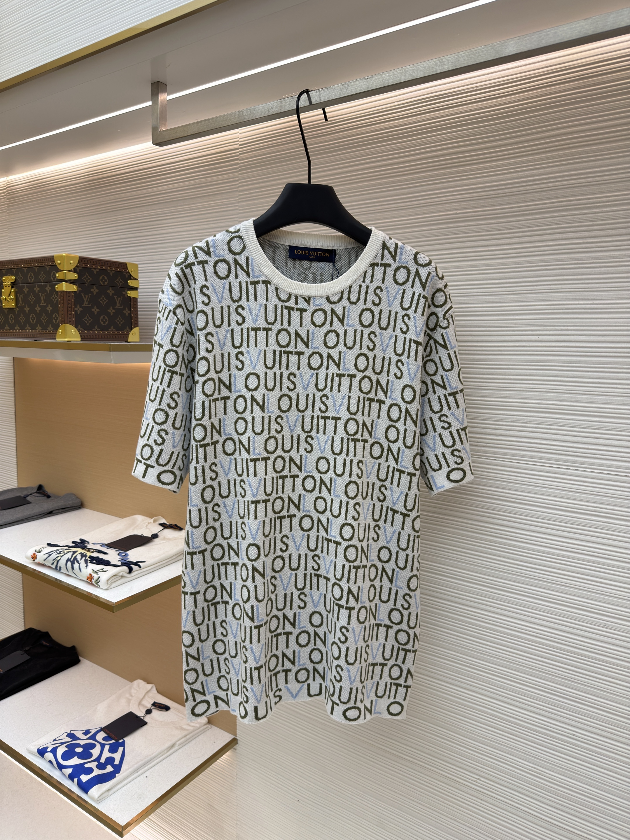 루이비통 올오버 레터 로고 니트 반팔 티셔츠 (X공장)