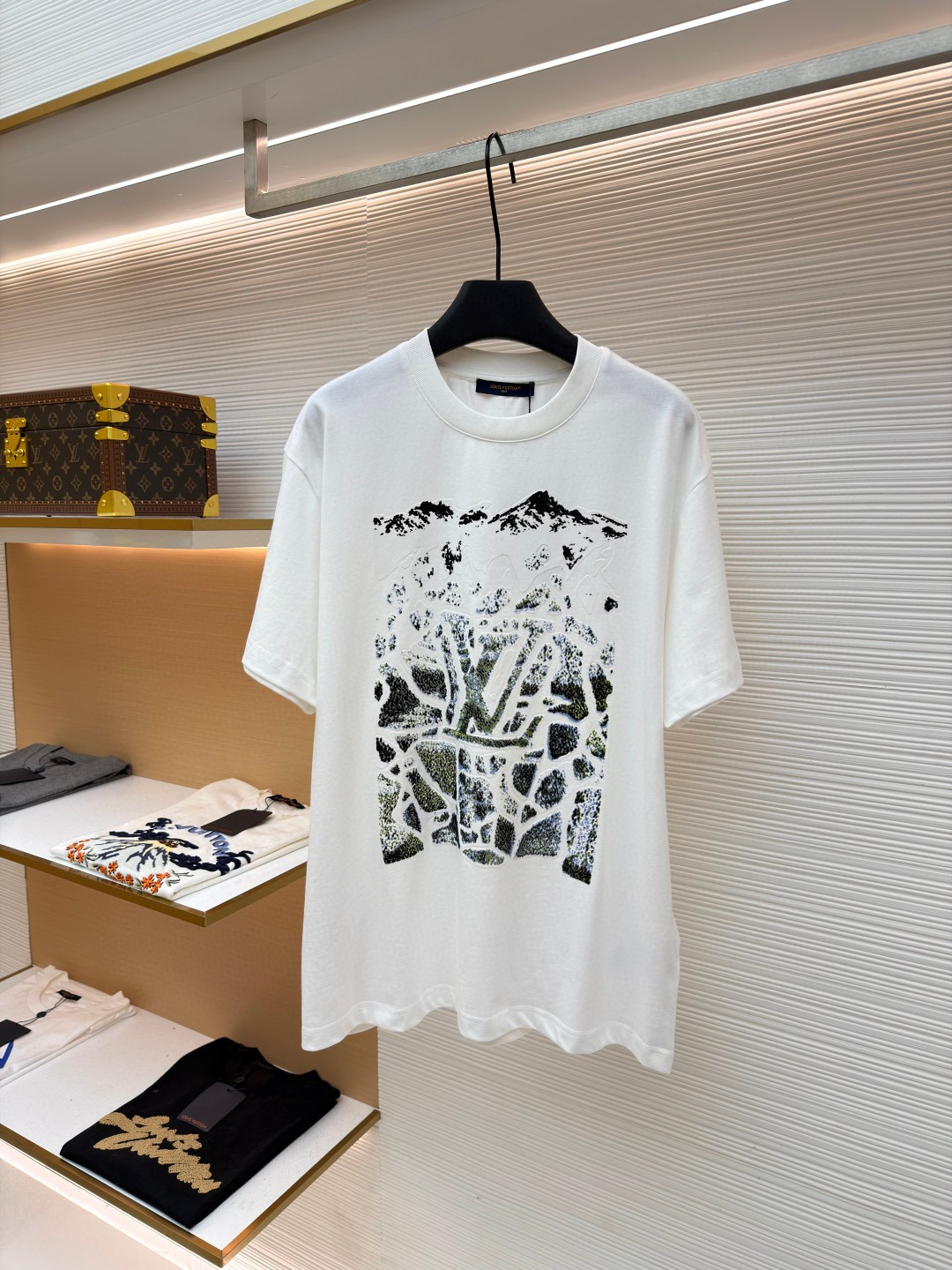 루이비통 SKI 발포 플로킹 프린트 반팔 티셔츠 (X공장)