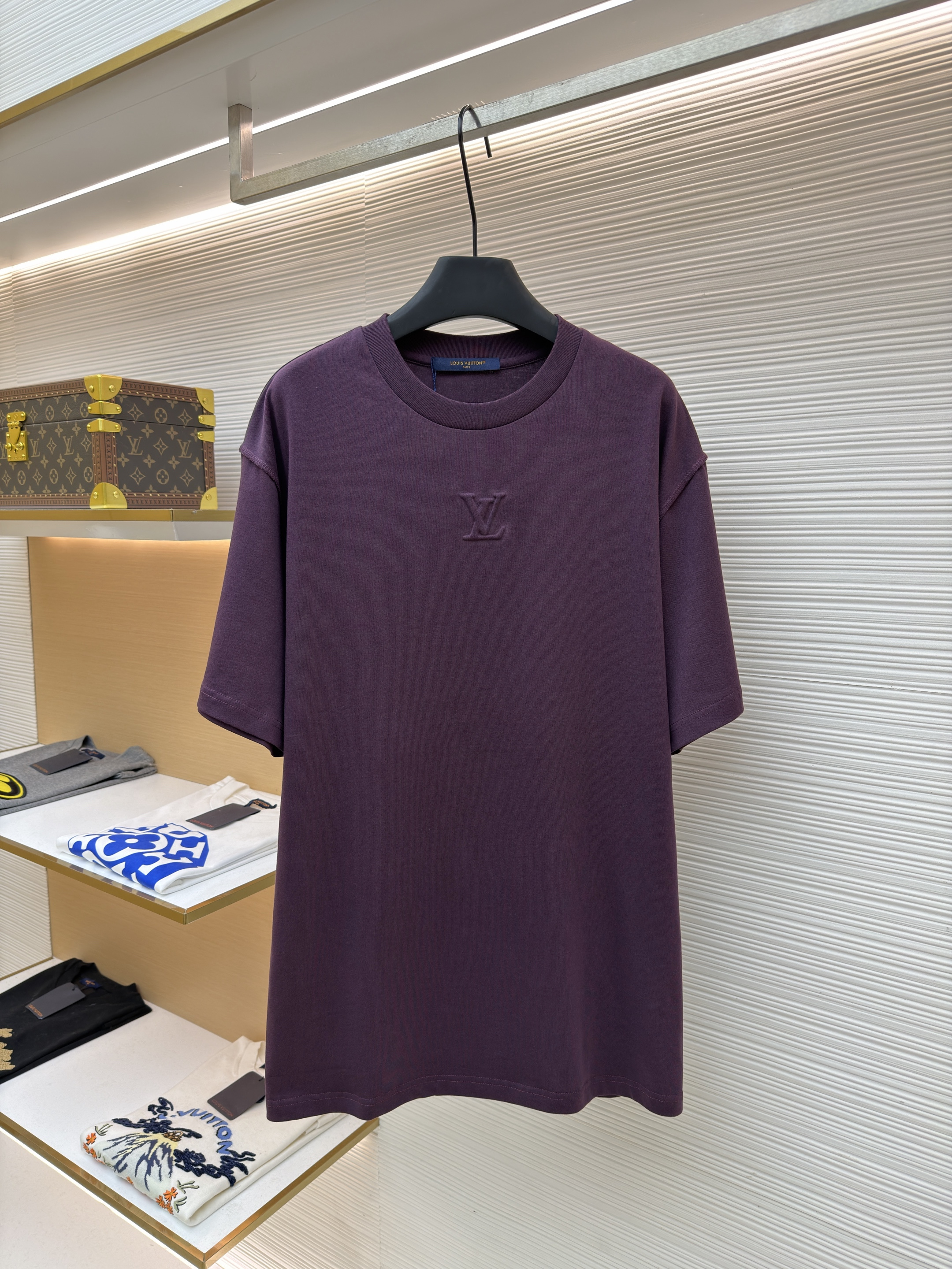 루이비통 엠보싱 스몰 로고 티셔츠 (X공장)