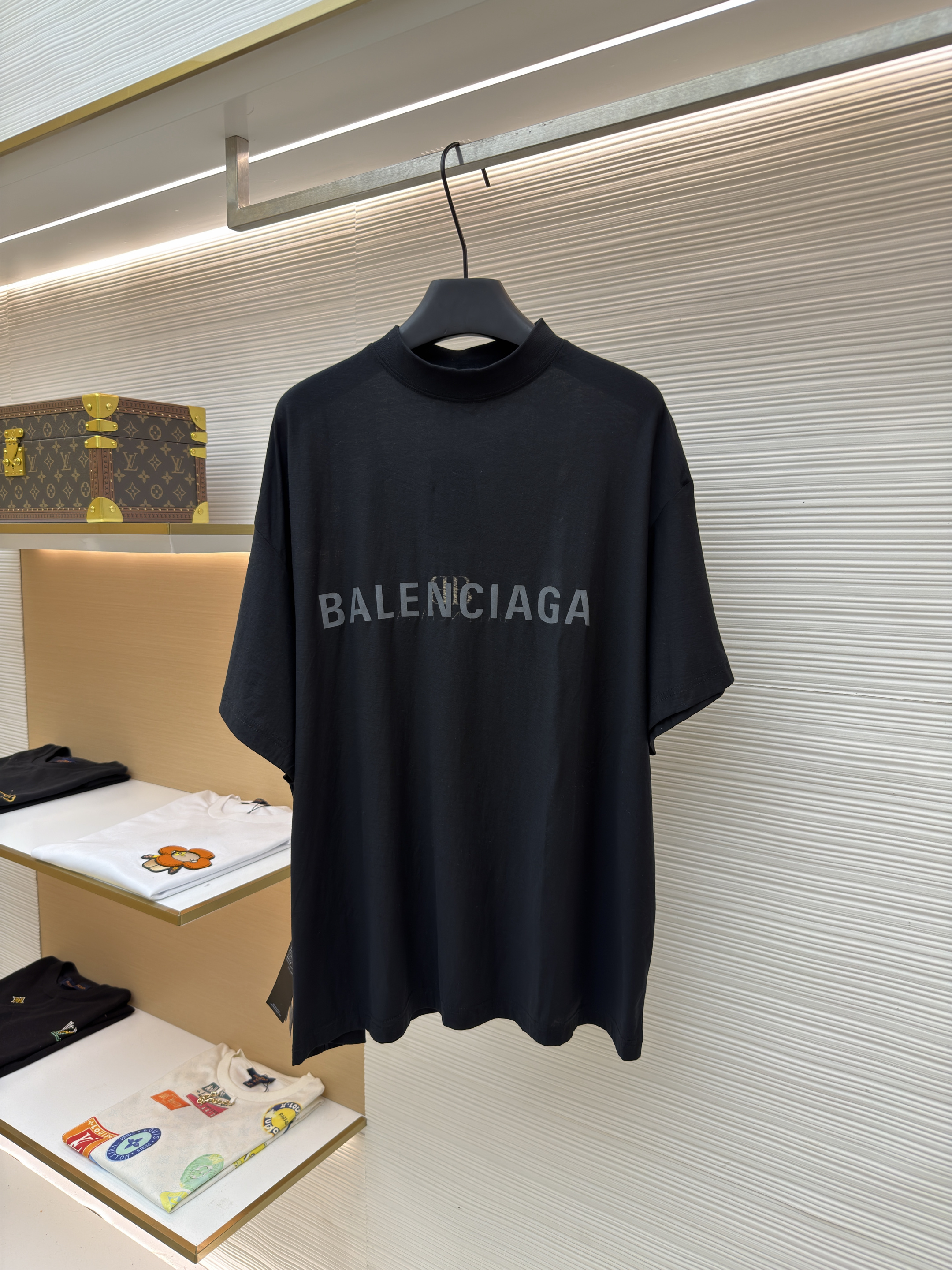 발렌시아가 양면 착용 레터링 로고 프린트 반팔 티셔츠(x공장)