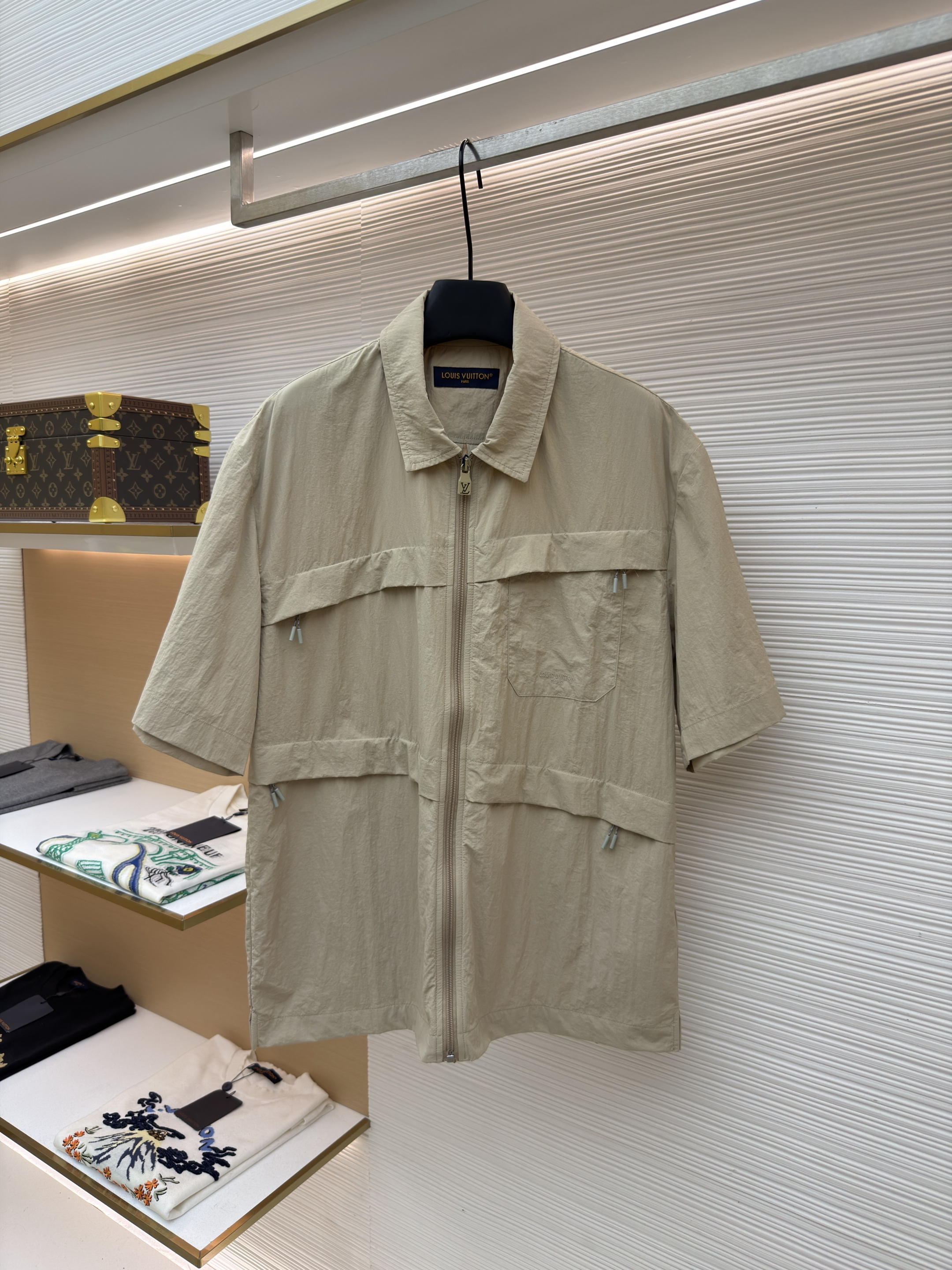 루이비통 집업 오픈카라 캠핑 반팔 셔츠 (X공장)