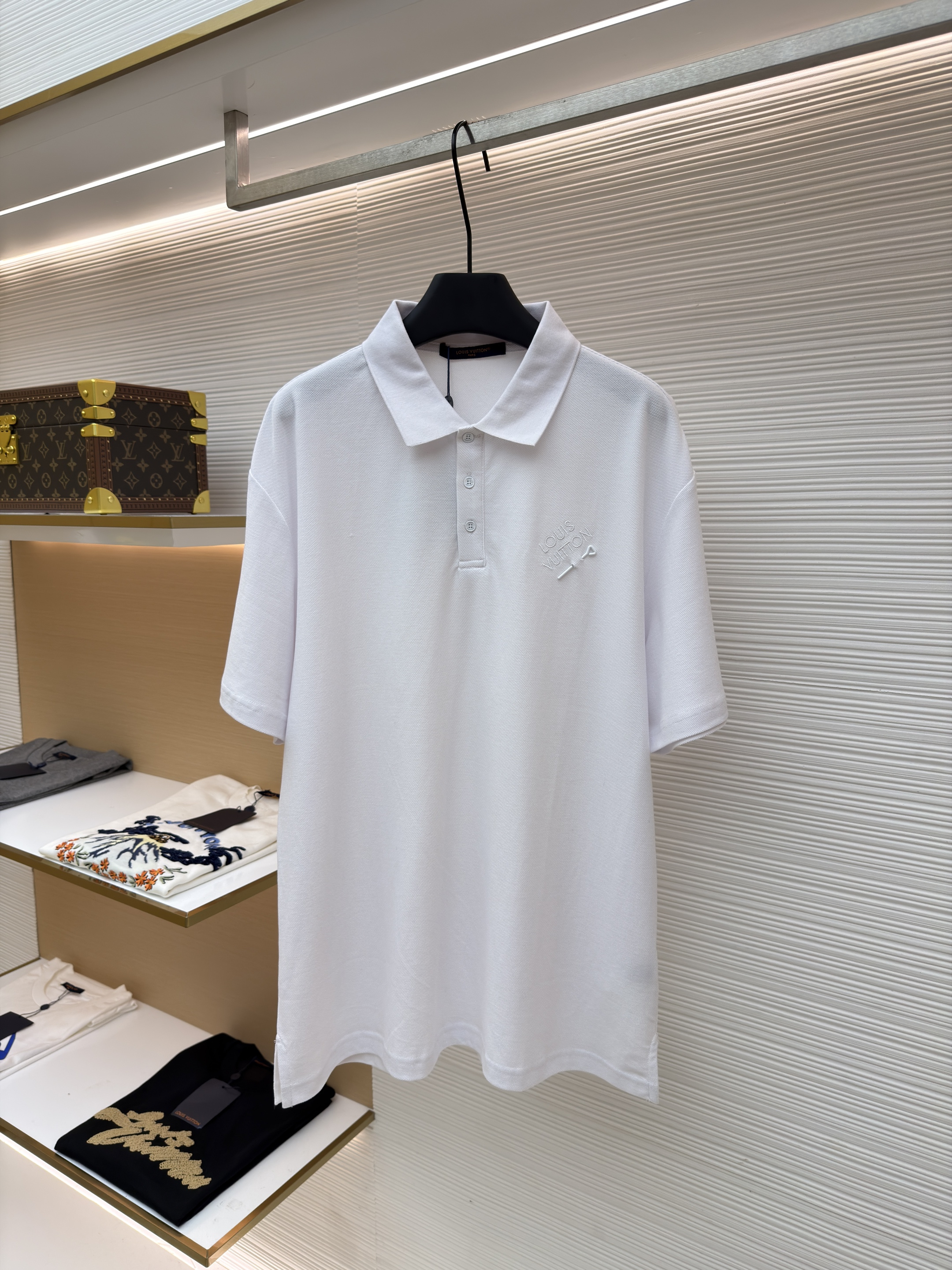 루이비통 핀 자수 폴로셔츠 (X공장)