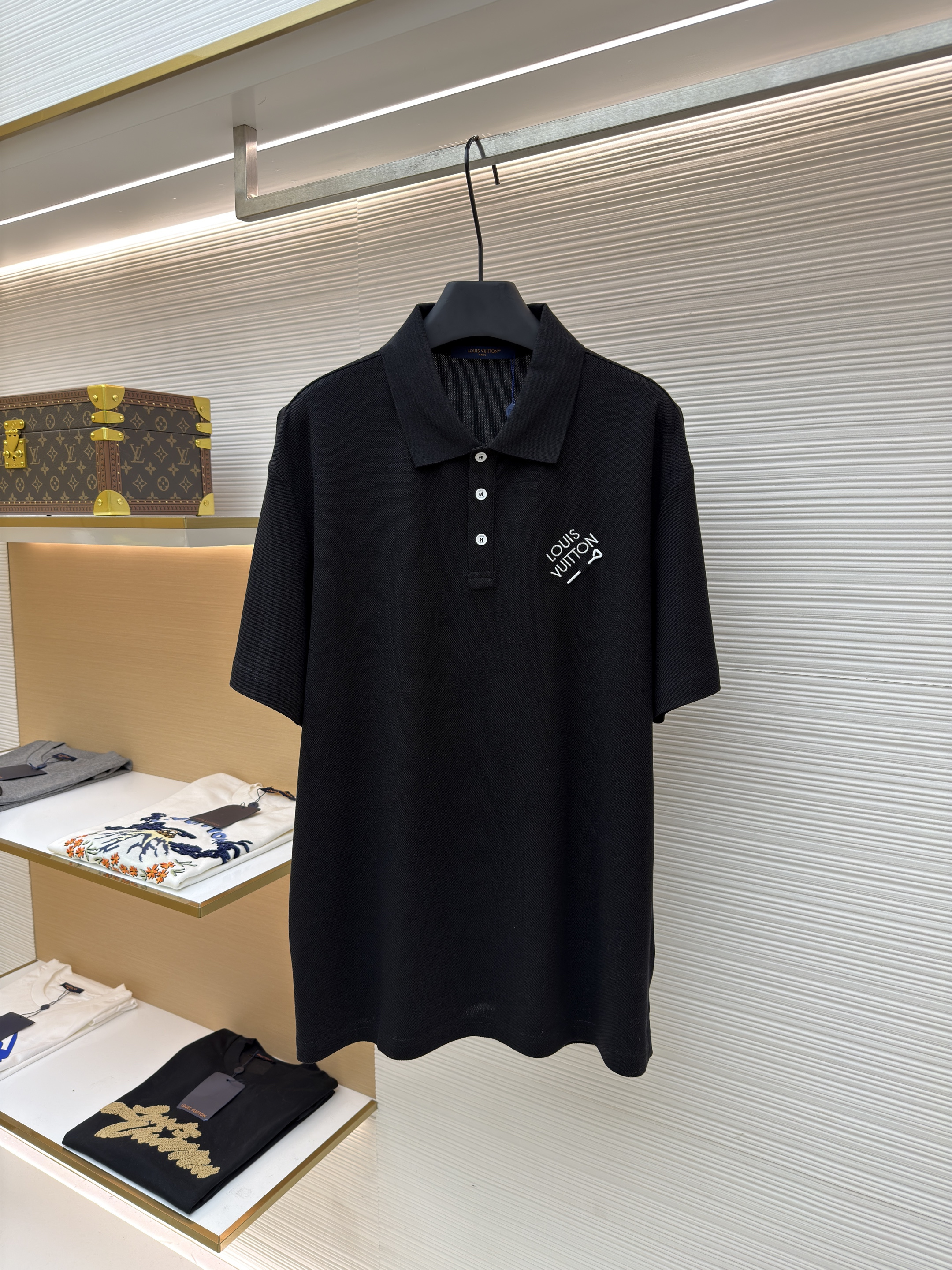 루이비통 핀 자수 폴로셔츠 (X공장)