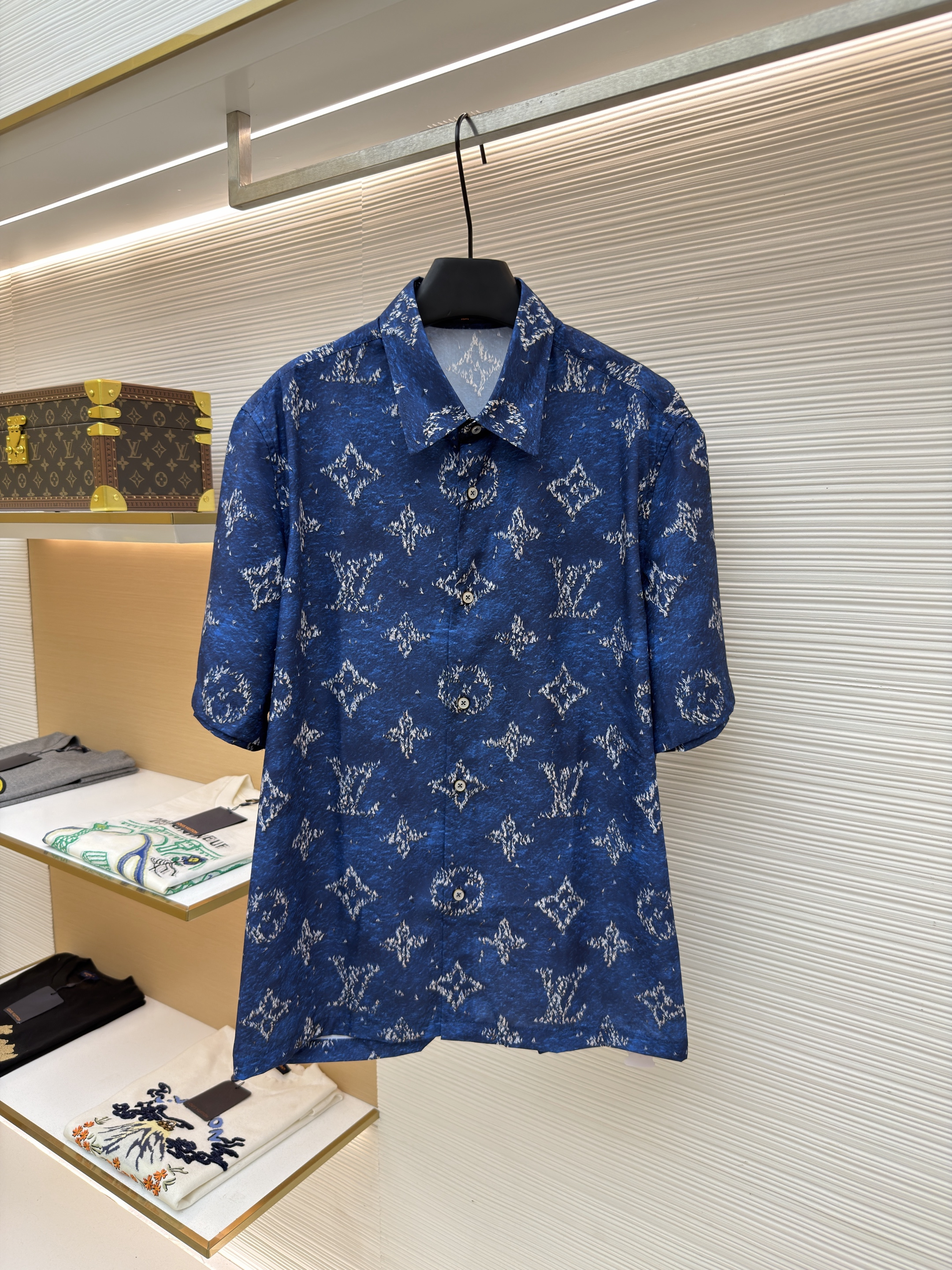 루이비통 올오버 패턴 카라 반팔 셔츠 (X공장)