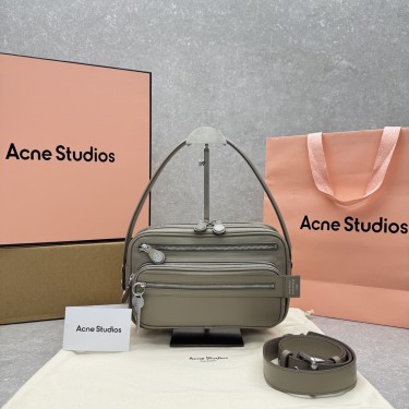 아크네스튜디오 미니 크로스백 카메라백 소형 감성 데일리 가방