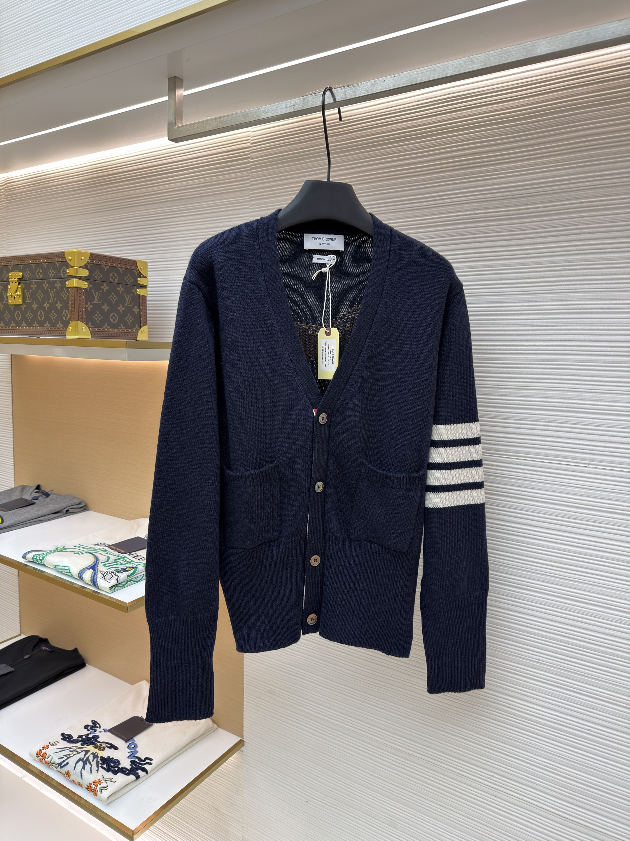 톰브라운 백라인 말 자수 니트 가디건(X공장)