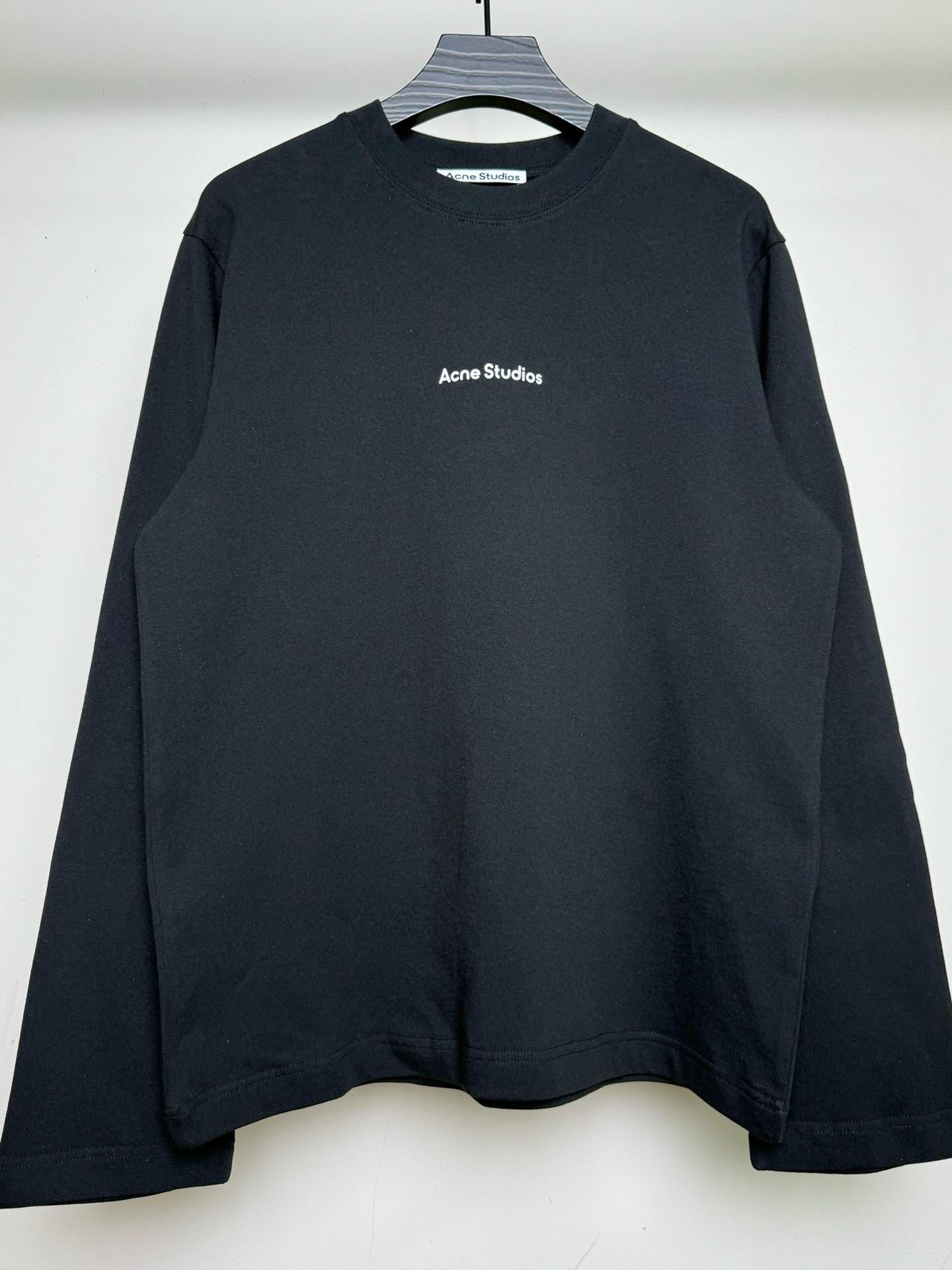 아크네 스튜디오 롱슬리브 티셔츠