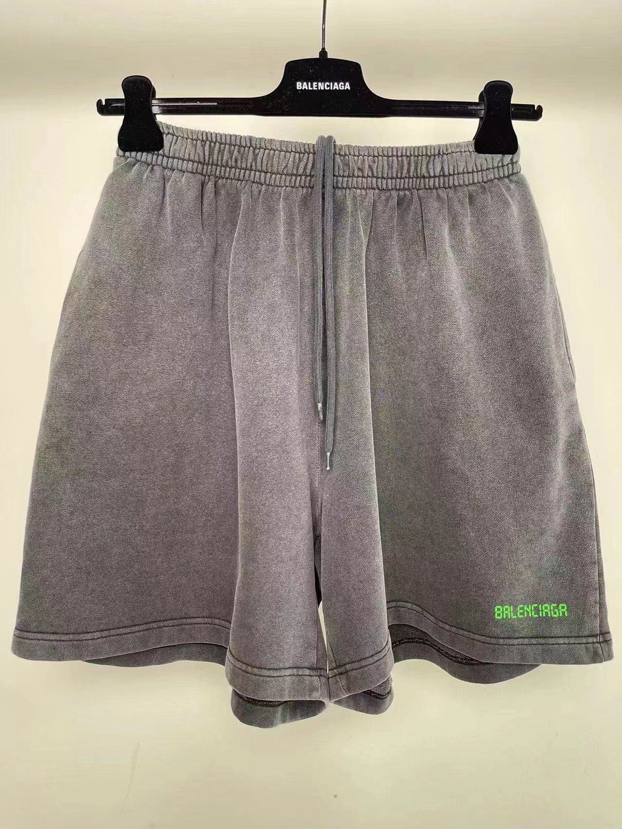 발렌시아가 5 20 글로우 인 더 다크 쇼츠  야광 반바지