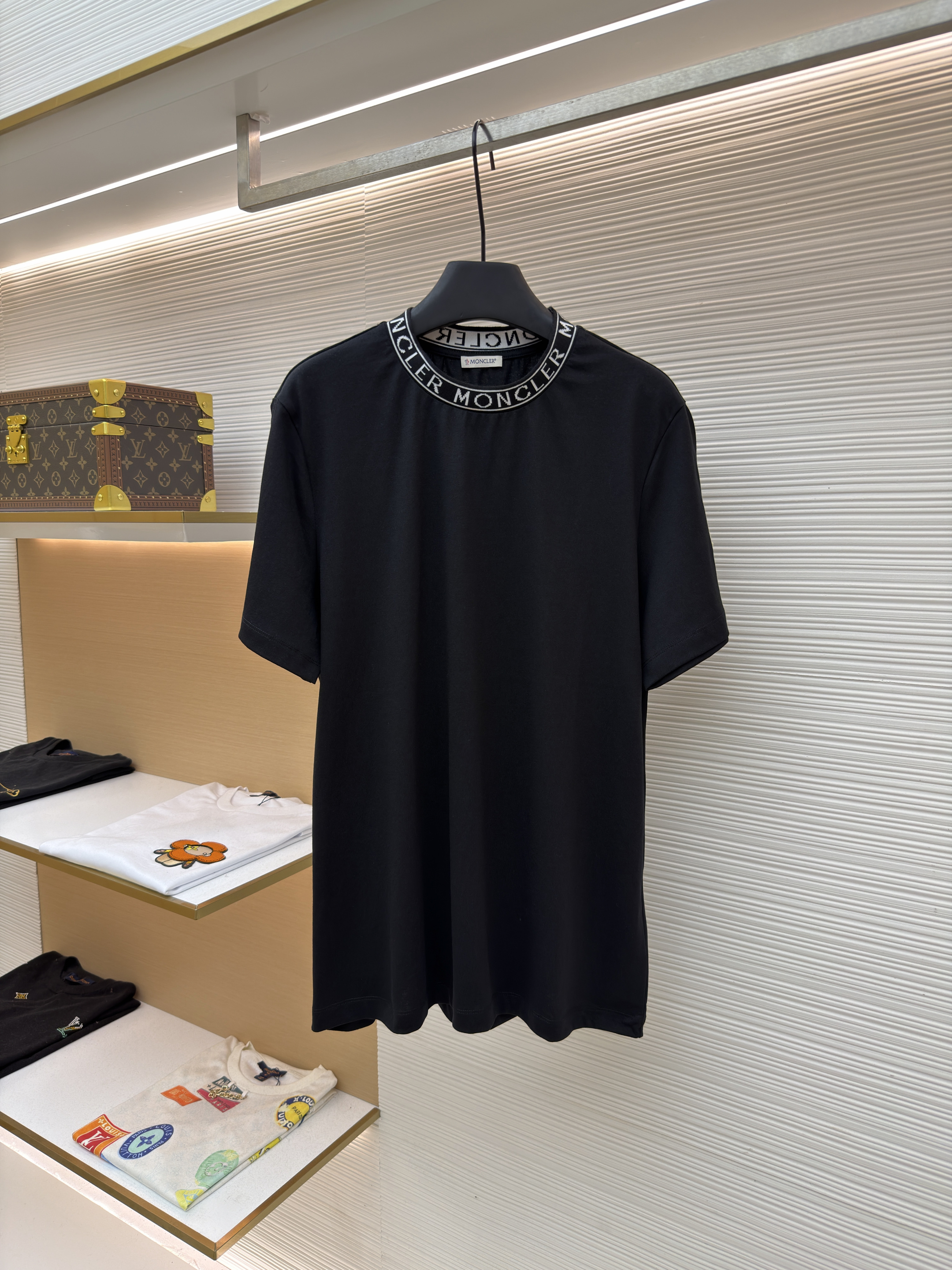 몽클레어 Moncler 풀오버 로고 트리밍 코튼 티셔츠