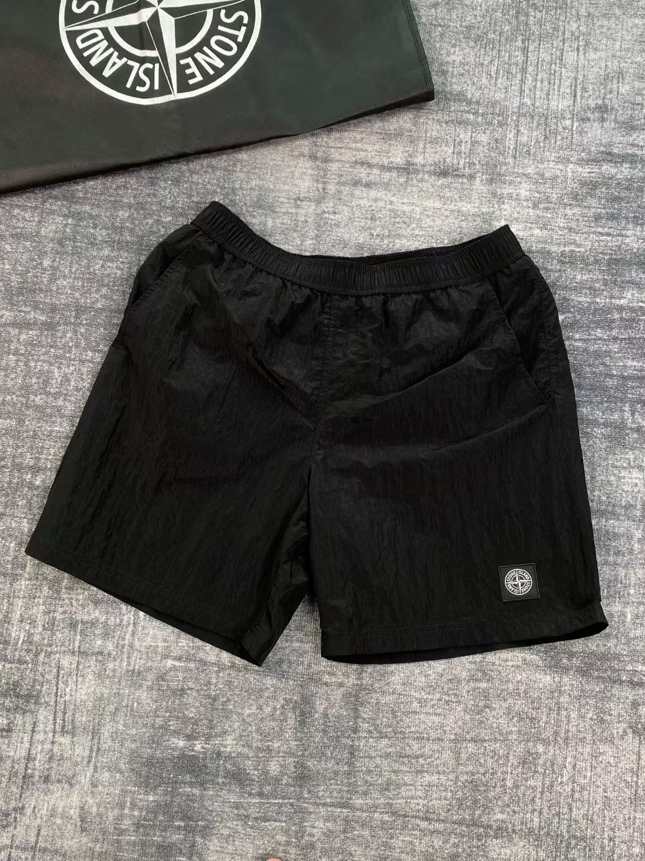 스톤 아일랜드 나일론 메탈 반바지